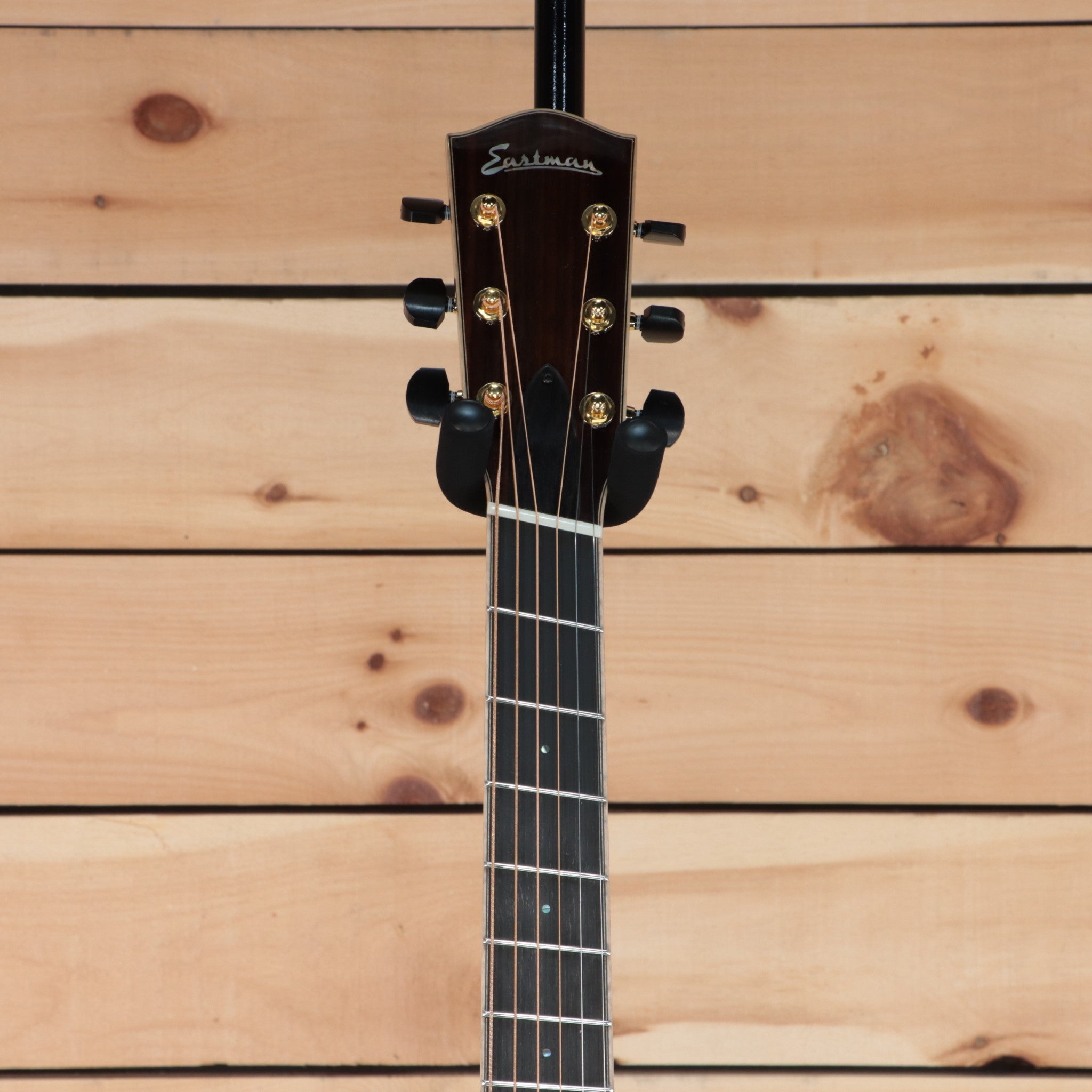 Eastman AC822CEFF natural acoustic guitar with gold tuning machines