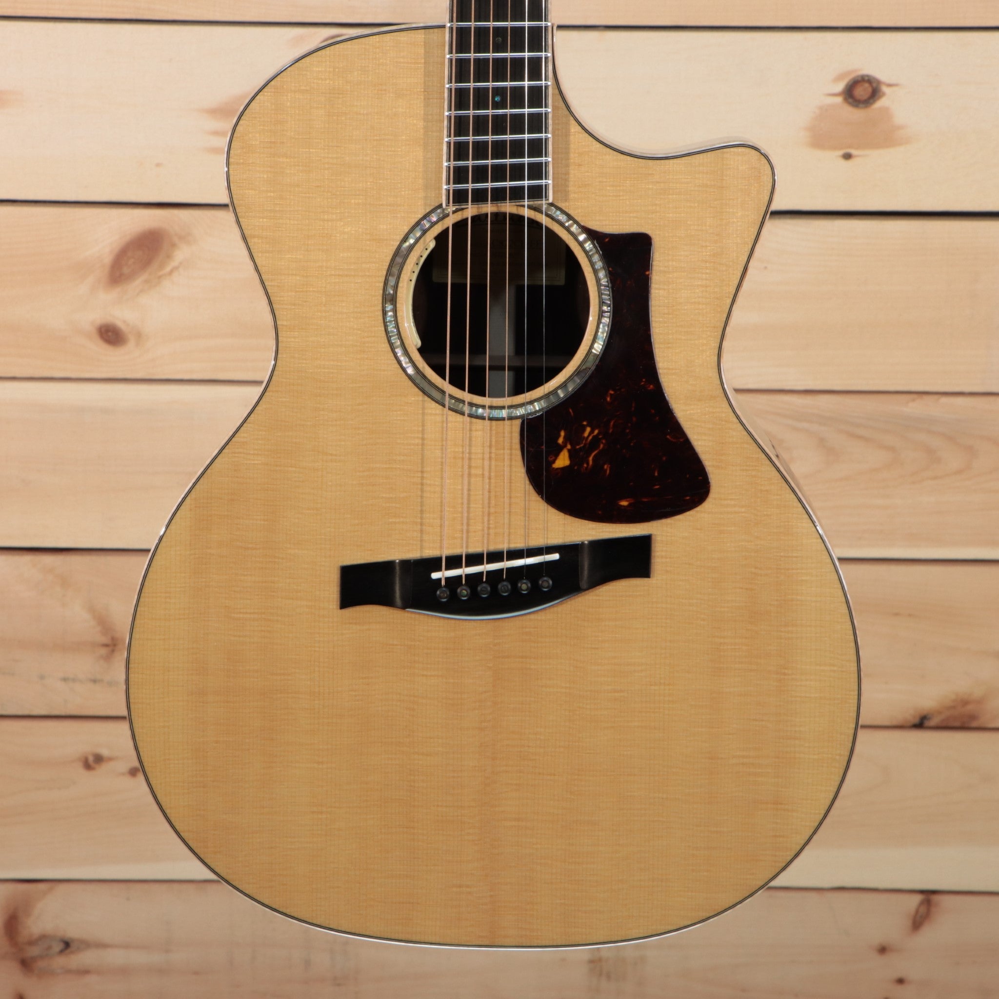 Eastman AC822CEFF 12-string acoustic guitar natural finish with venetian cutaway