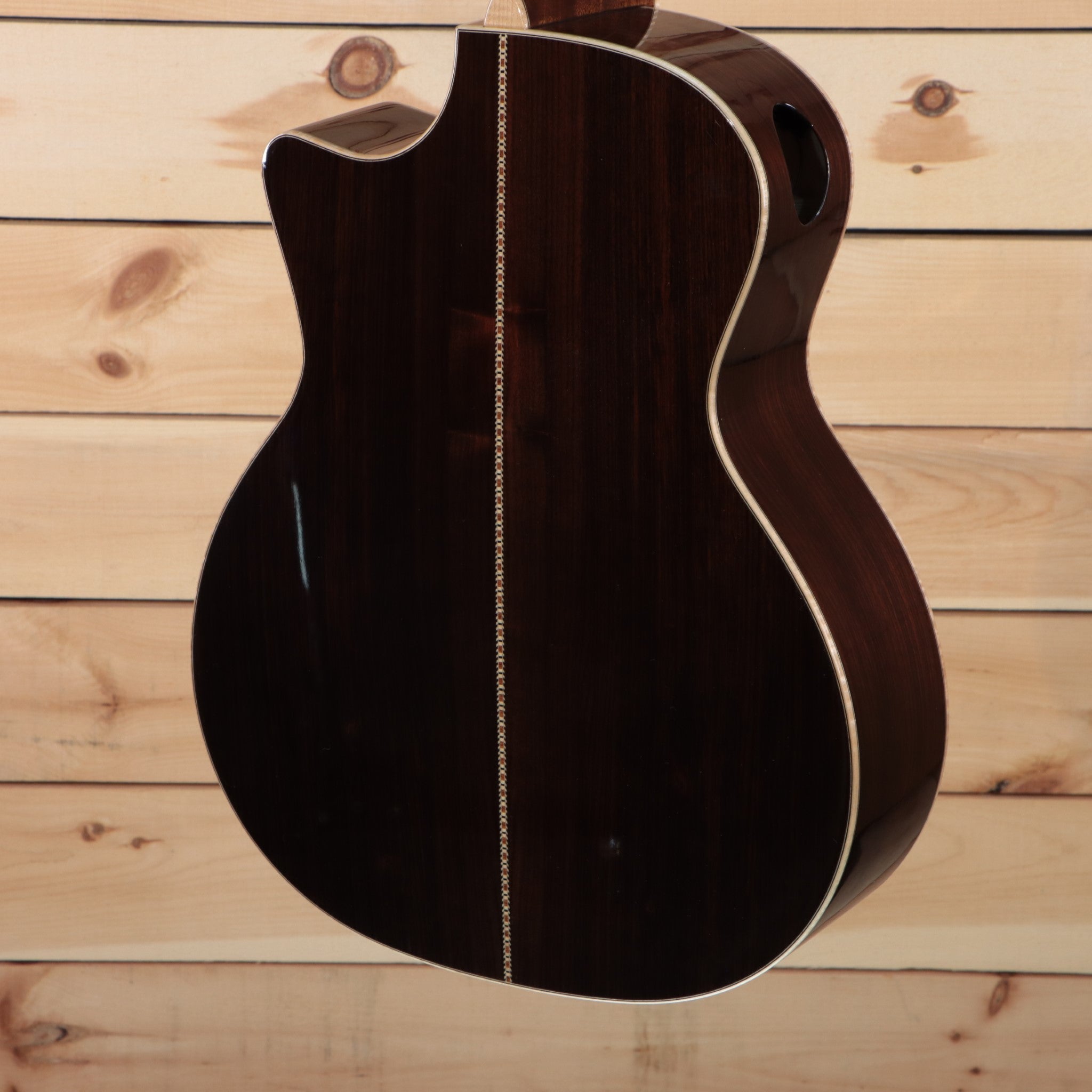 Eastman AC822CEFF acoustic guitar natural finish with white binding and cutaway body