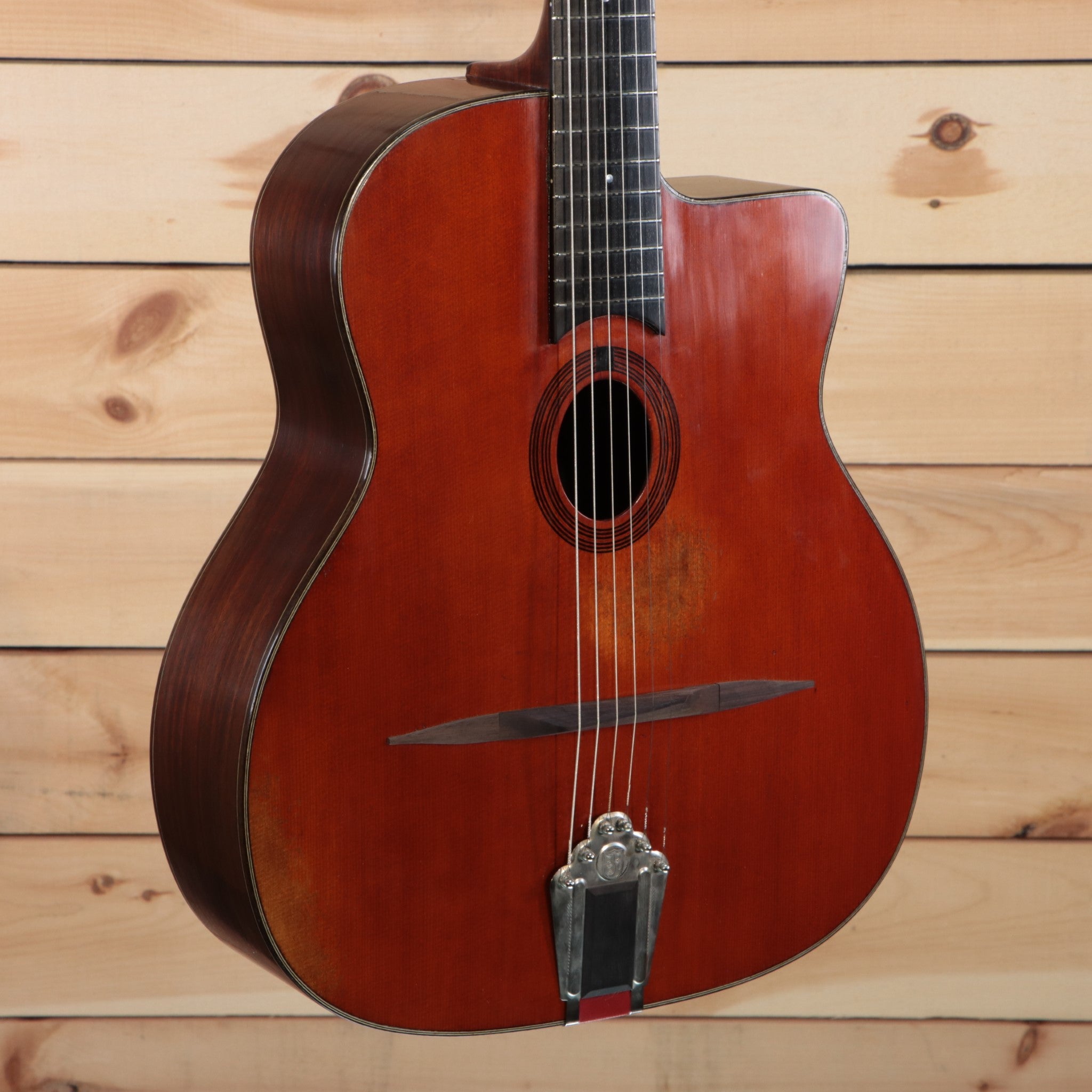 Eastman DM2V classical guitar antique finish with cutaway body and rosewood back sides