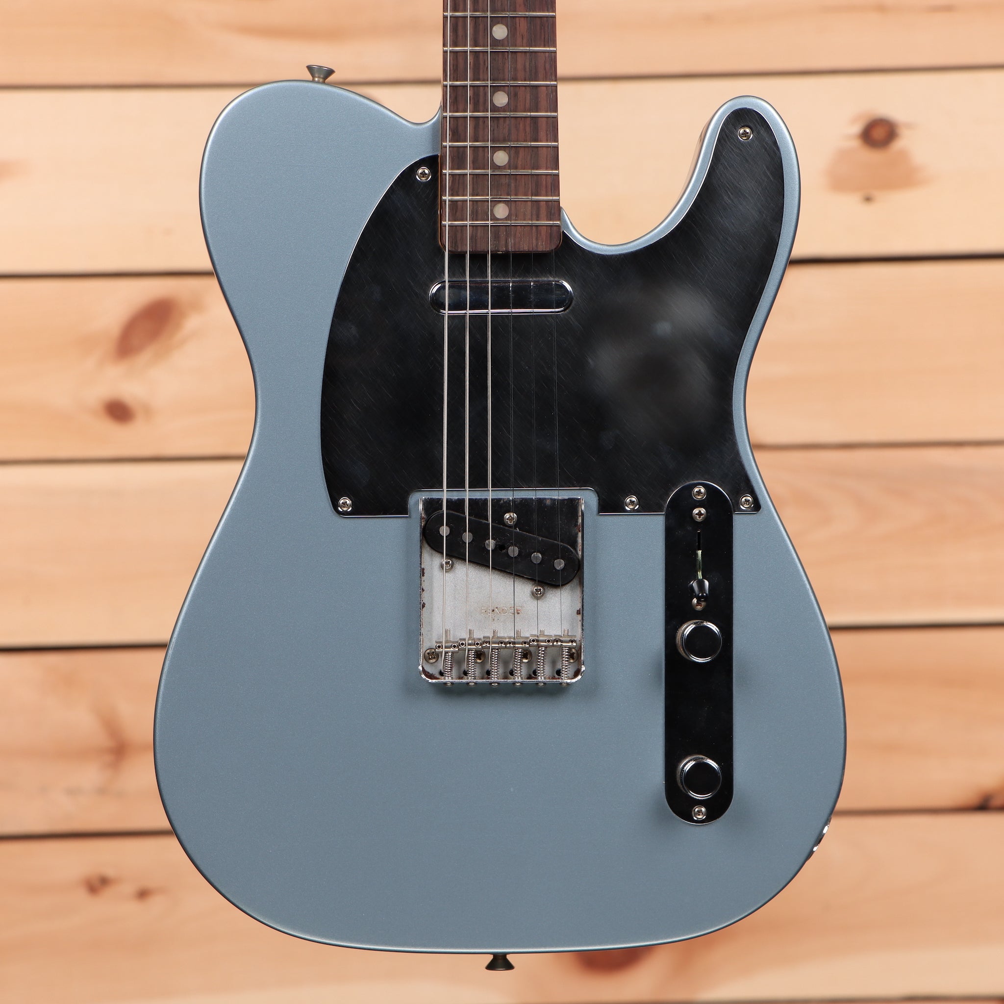 Fender Chrissie Hynde Telecaster electric guitar Ice Blue Metallic with black pickguard