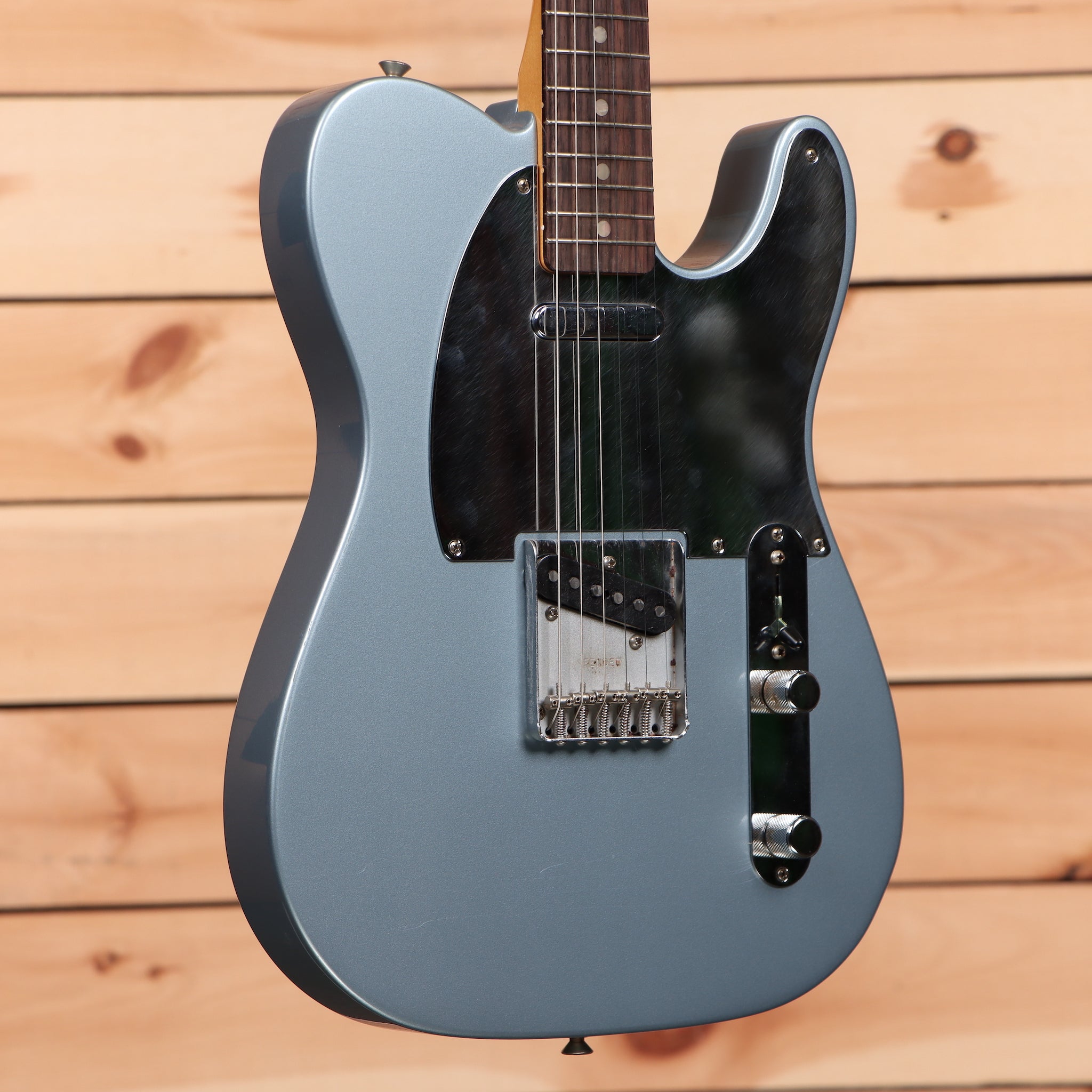 Fender Chrissie Hynde Telecaster electric guitar Ice Blue Metallic with black pickguard