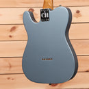 Fender Chrissie Hynde Telecaster electric guitar Ice Blue Metallic with single-coil pickups