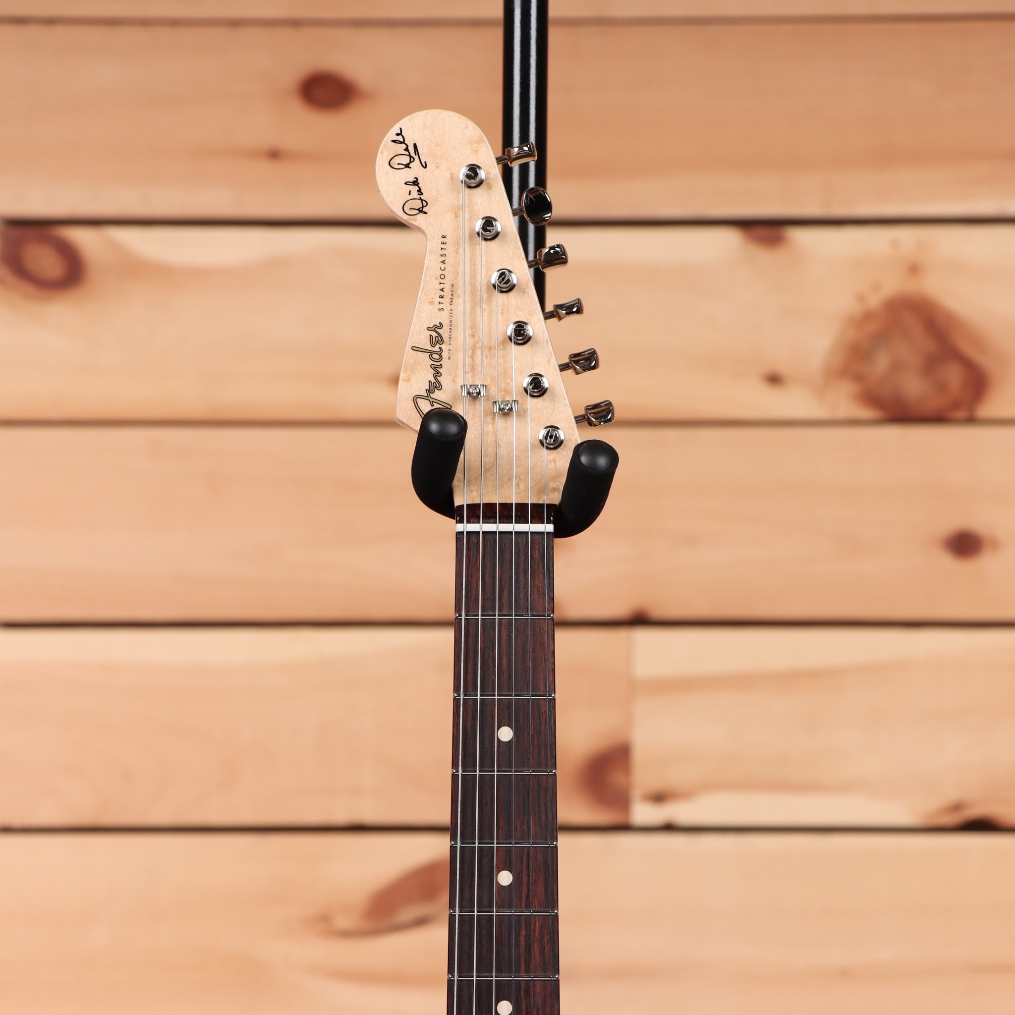 Fender Custom Shop Dick Dale Stratocaster electric guitar Chartreuse Sparkle with maple neck