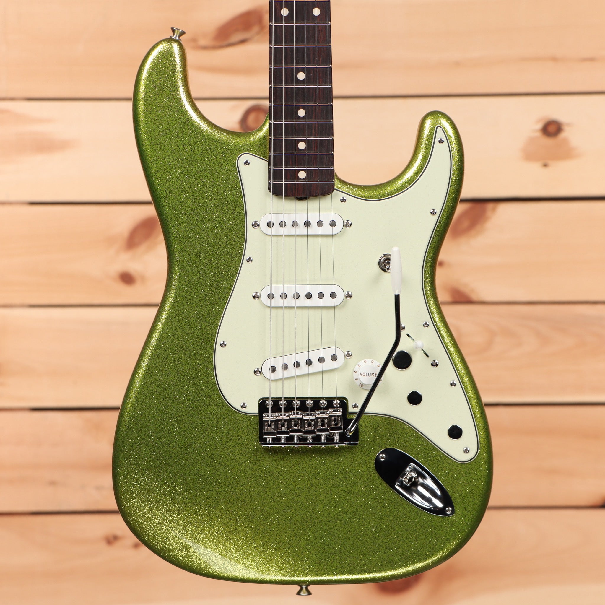 Fender Custom Shop Dick Dale Stratocaster electric guitar Chartreuse Sparkle with single-coil pickups