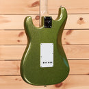Fender Custom Shop Dick Dale Stratocaster electric guitar Chartreuse Sparkle with white pickguard