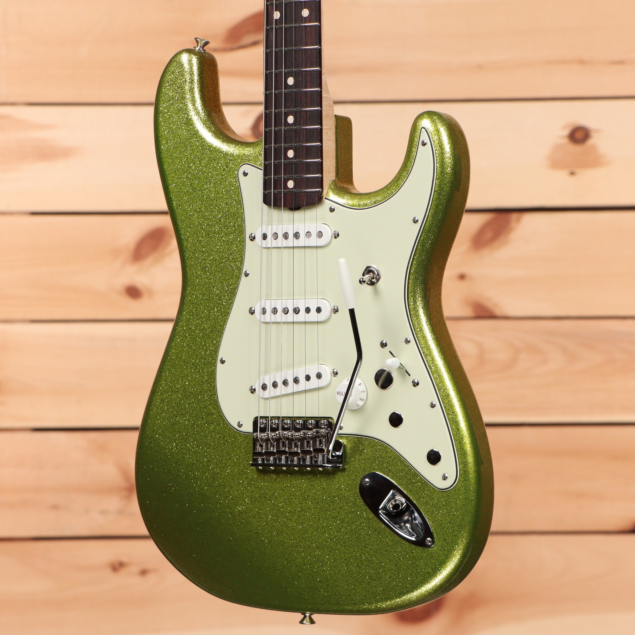 Fender Custom Shop Dick Dale Stratocaster electric guitar Chartreuse Sparkle with single-coil pickups