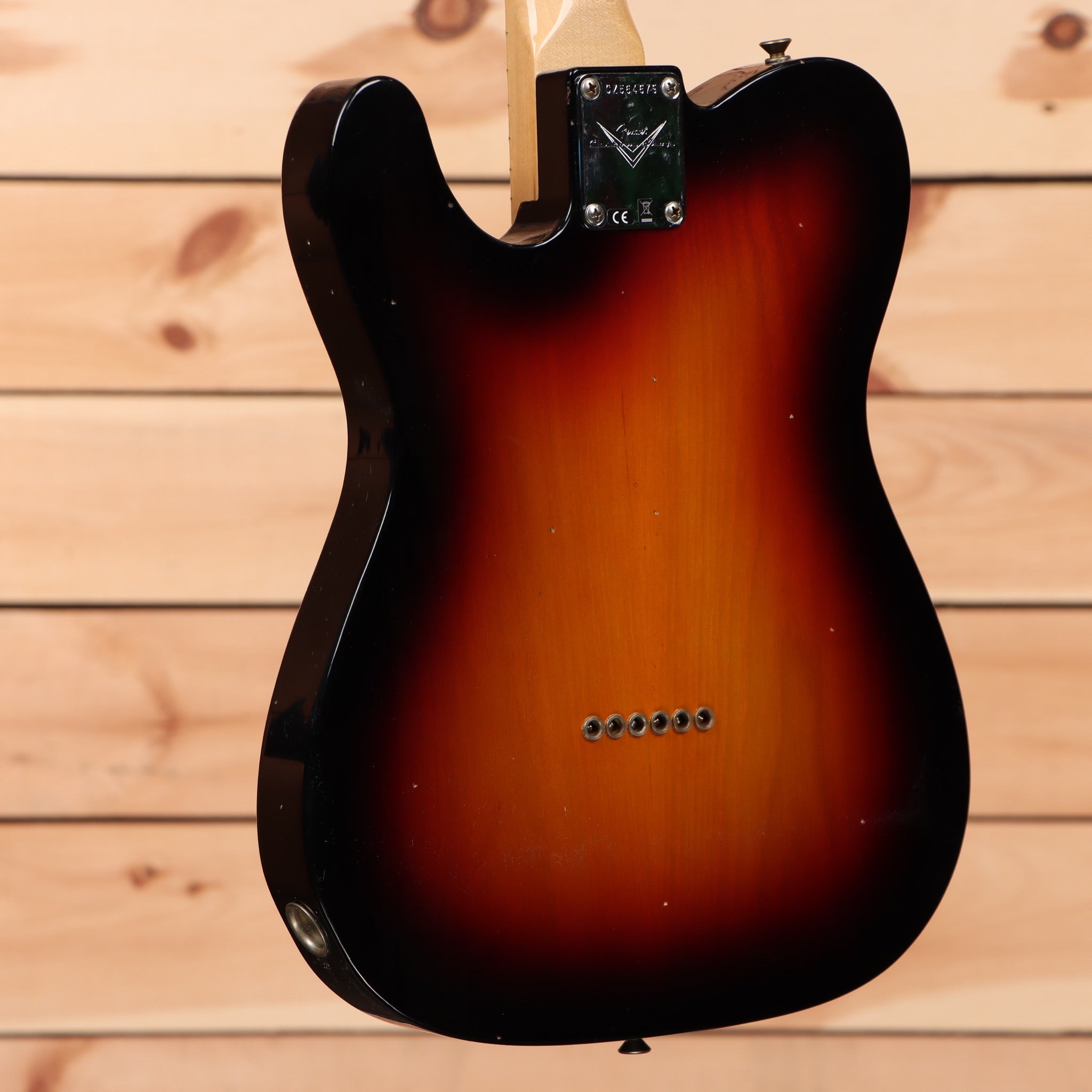 Fender Custom Shop 1968 Thinline Telecaster semi-hollow electric guitar 3-Color Sunburst relic with single-coil pickups