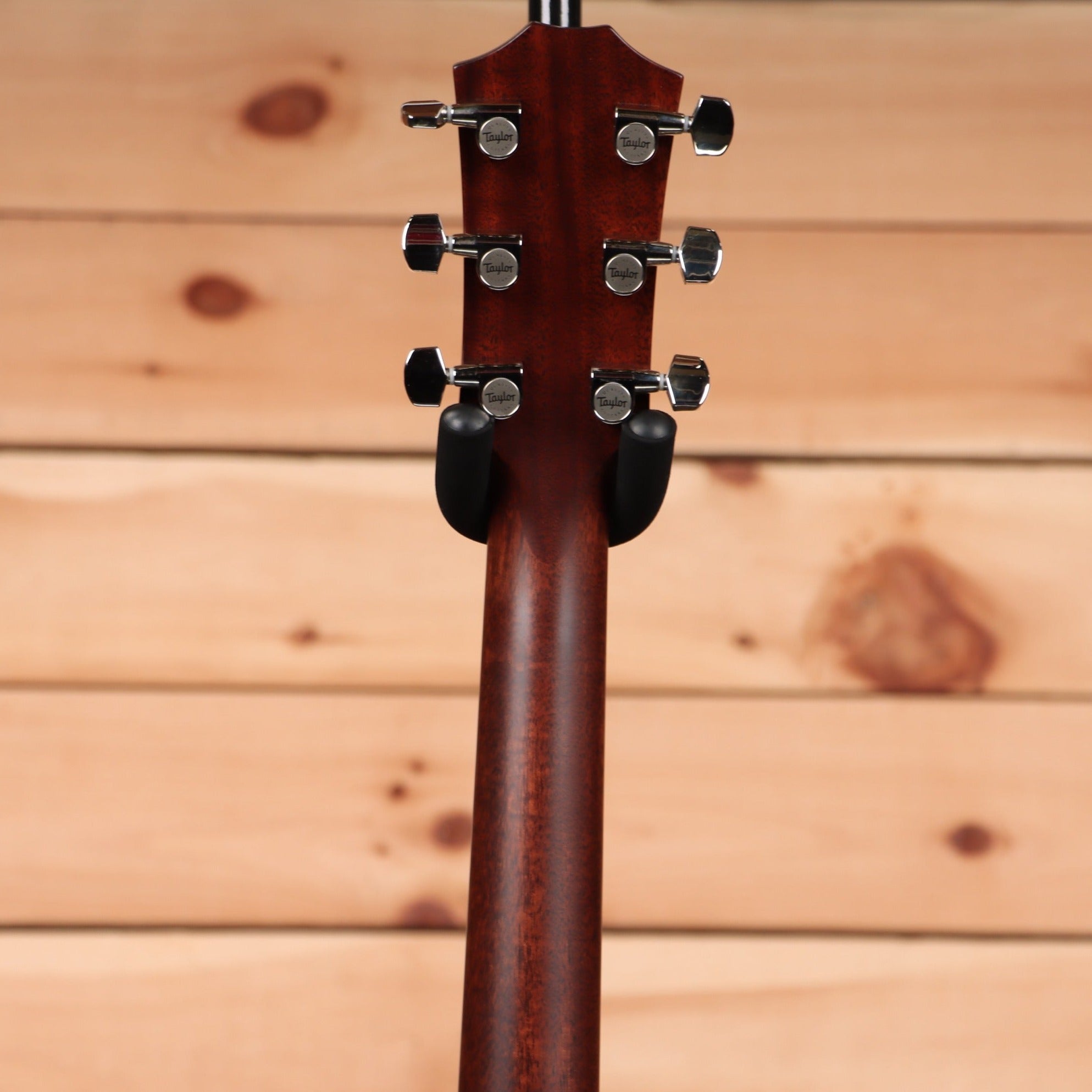 Taylor 412ce Grand Concert acoustic-electric guitar Tobacco Sunburst with venetian cutaway