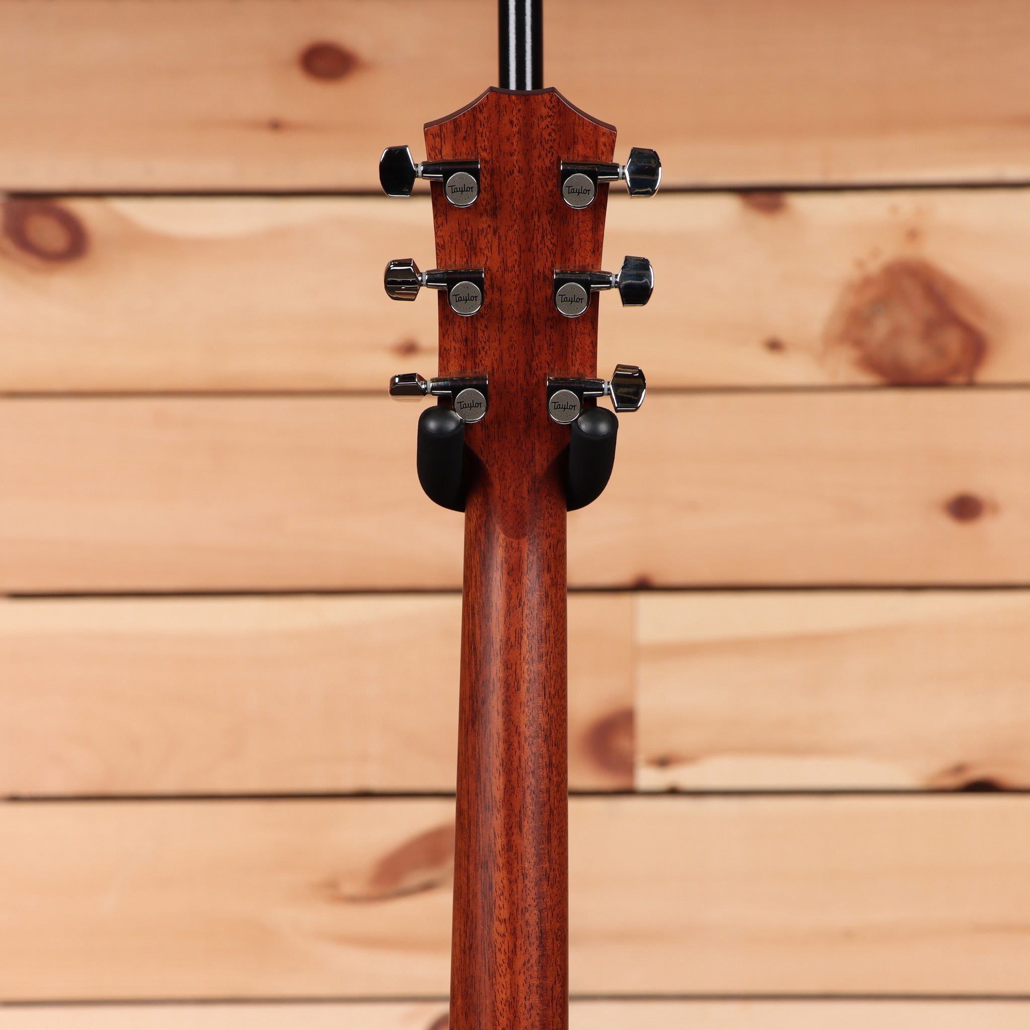 Taylor 412ce Grand Concert acoustic-electric guitar Tobacco Sunburst with venetian cutaway