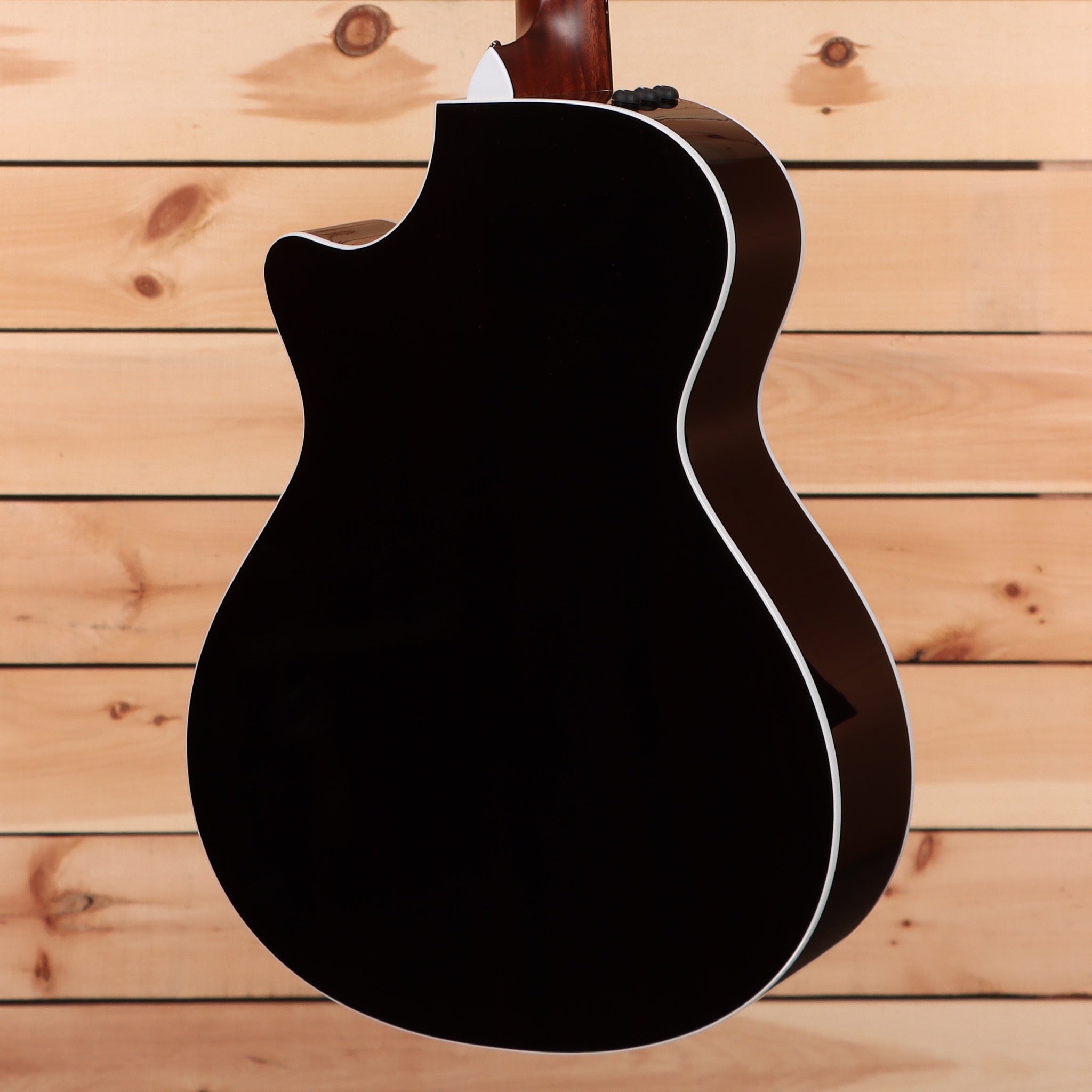Taylor 412ce Grand Concert acoustic-electric guitar Tobacco Sunburst with cutaway body