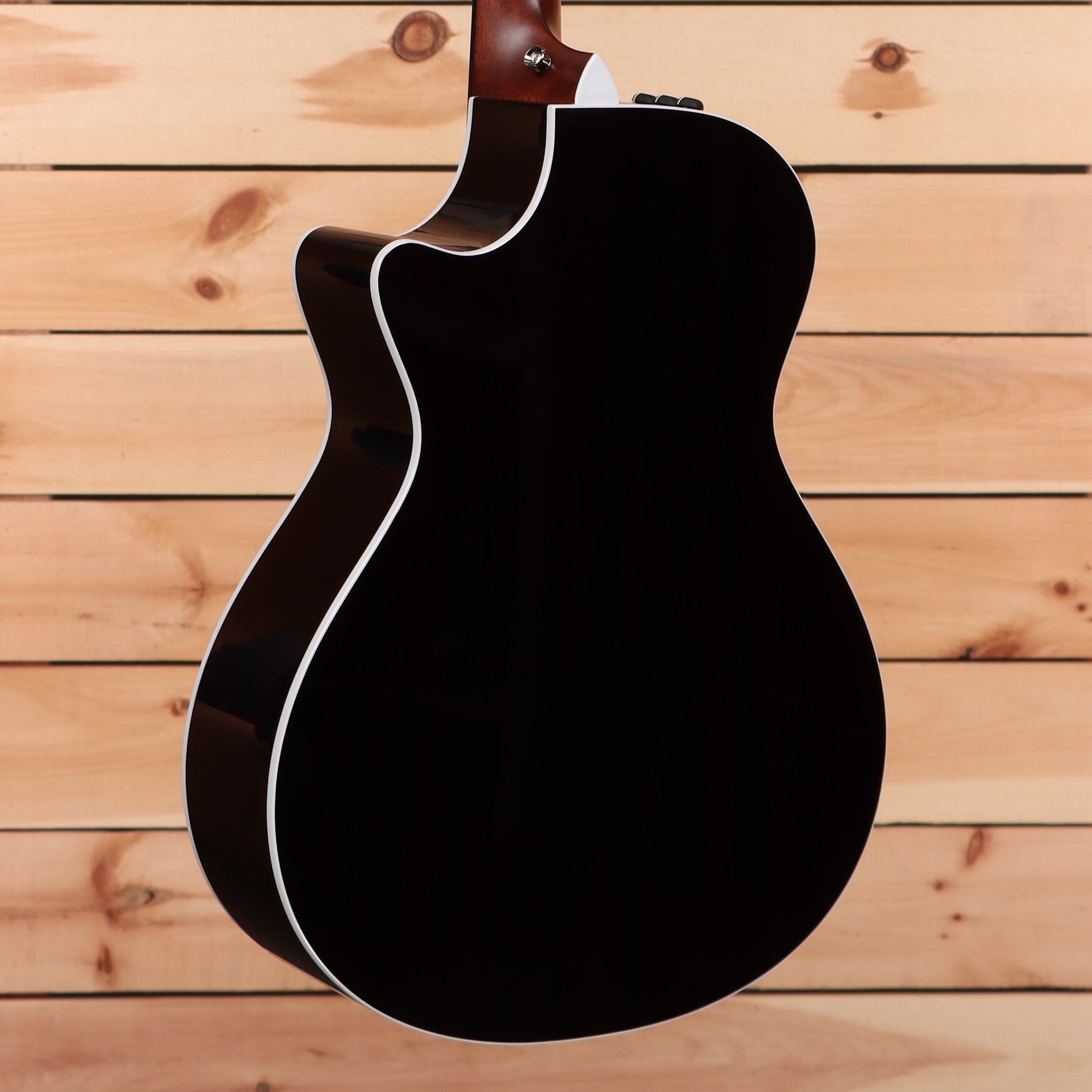 Taylor 412ce Grand Concert acoustic-electric guitar tobacco sunburst with cutaway body