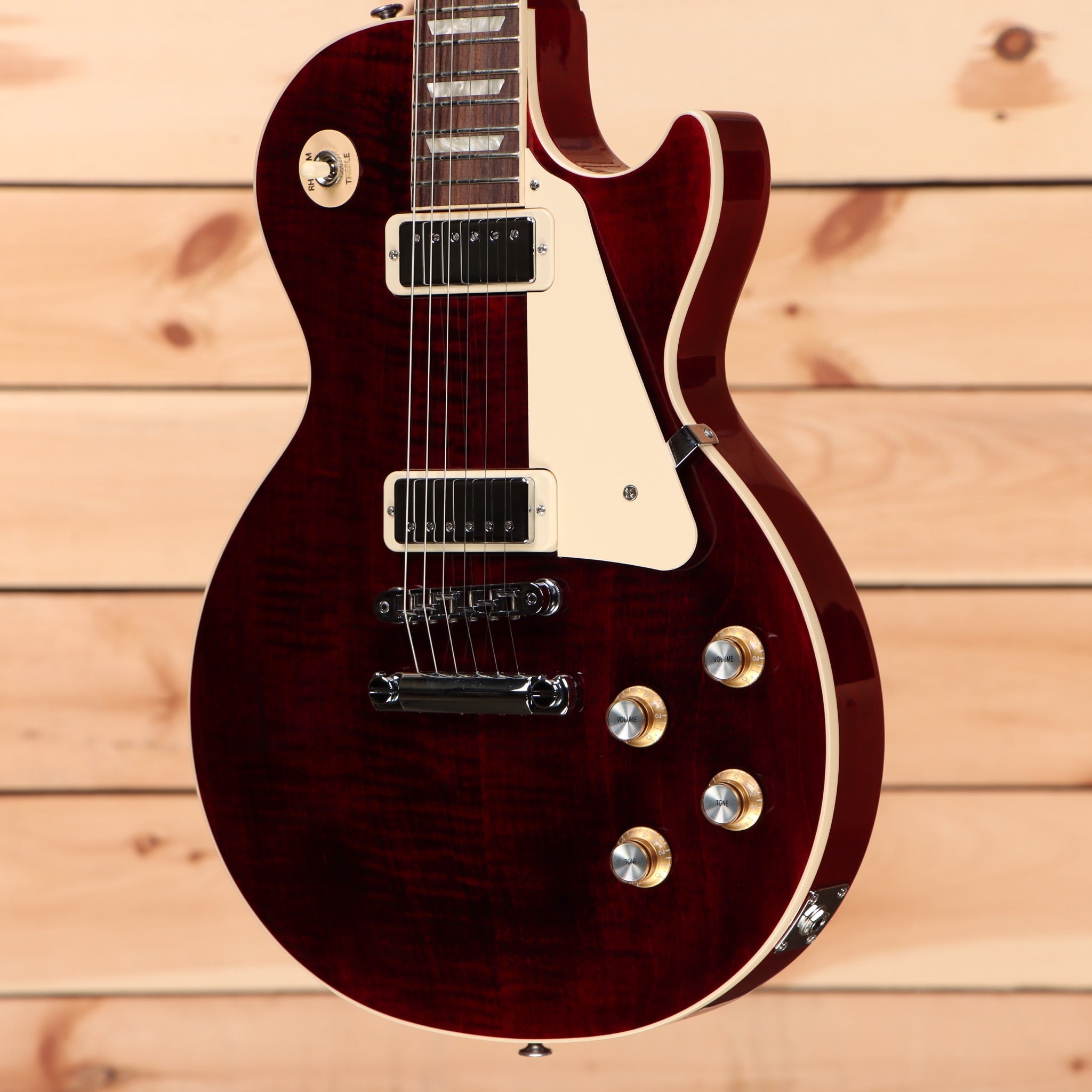 Gibson Les Paul 70s Deluxe electric guitar Wine Red with dual humbucker pickups and cream binding