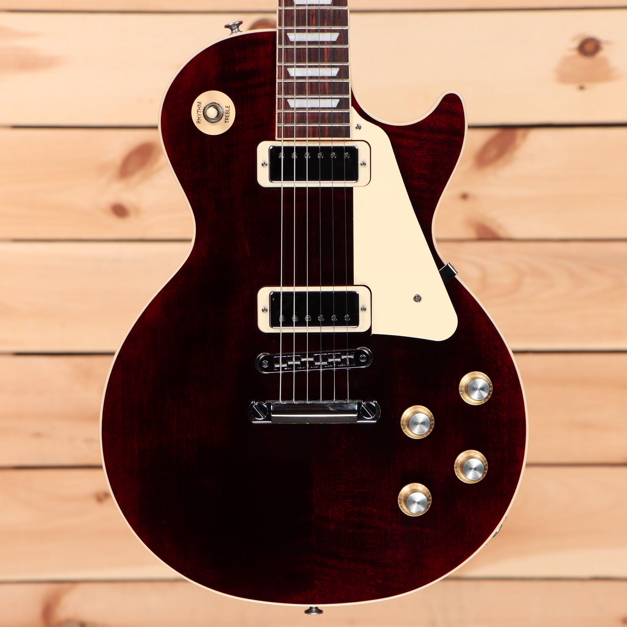 Gibson Les Paul 70s Deluxe wine red electric guitar with dual humbuckers and cream pickguard