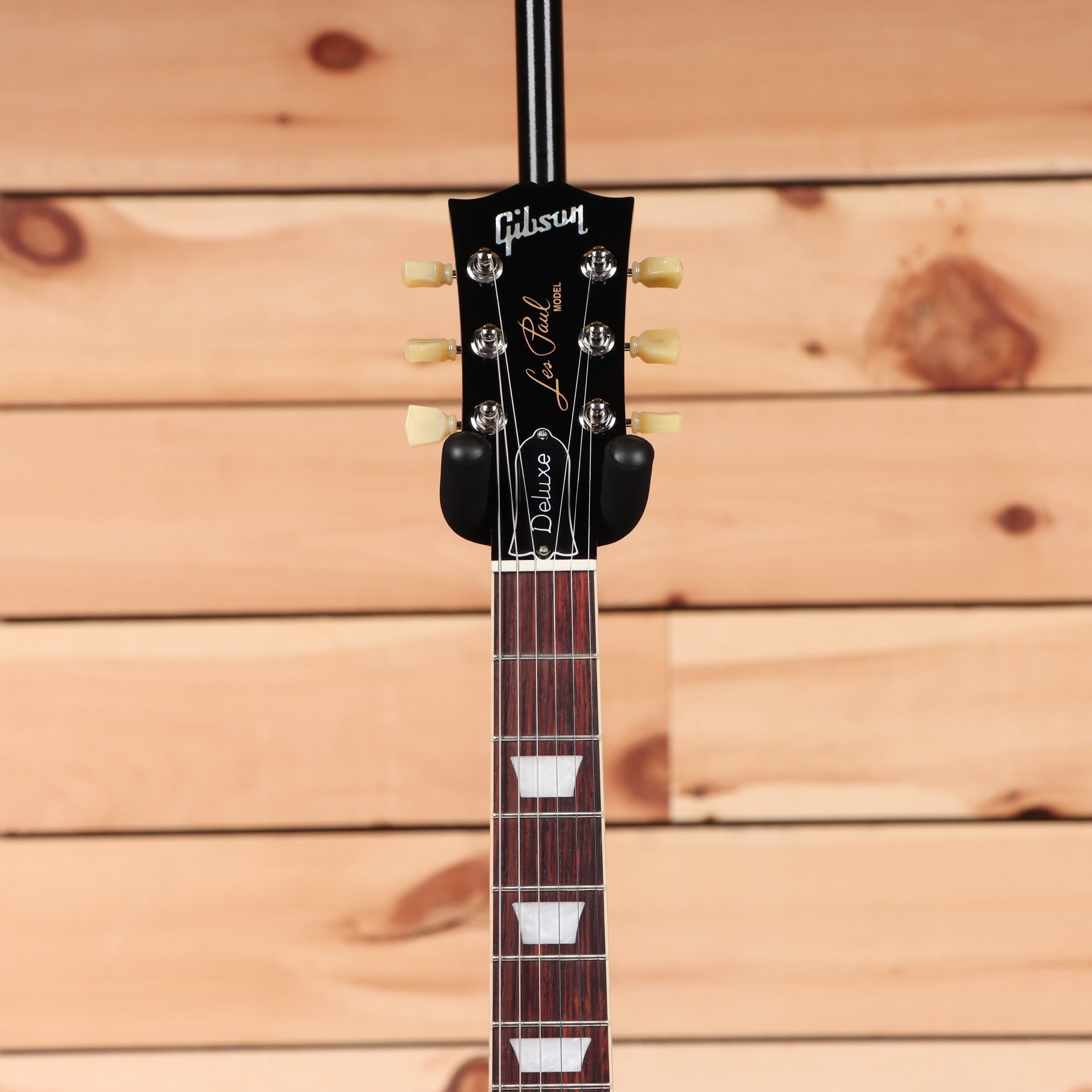 Gibson Les Paul 70s Deluxe electric guitar wine red with dual humbuckers and rosewood fretboard