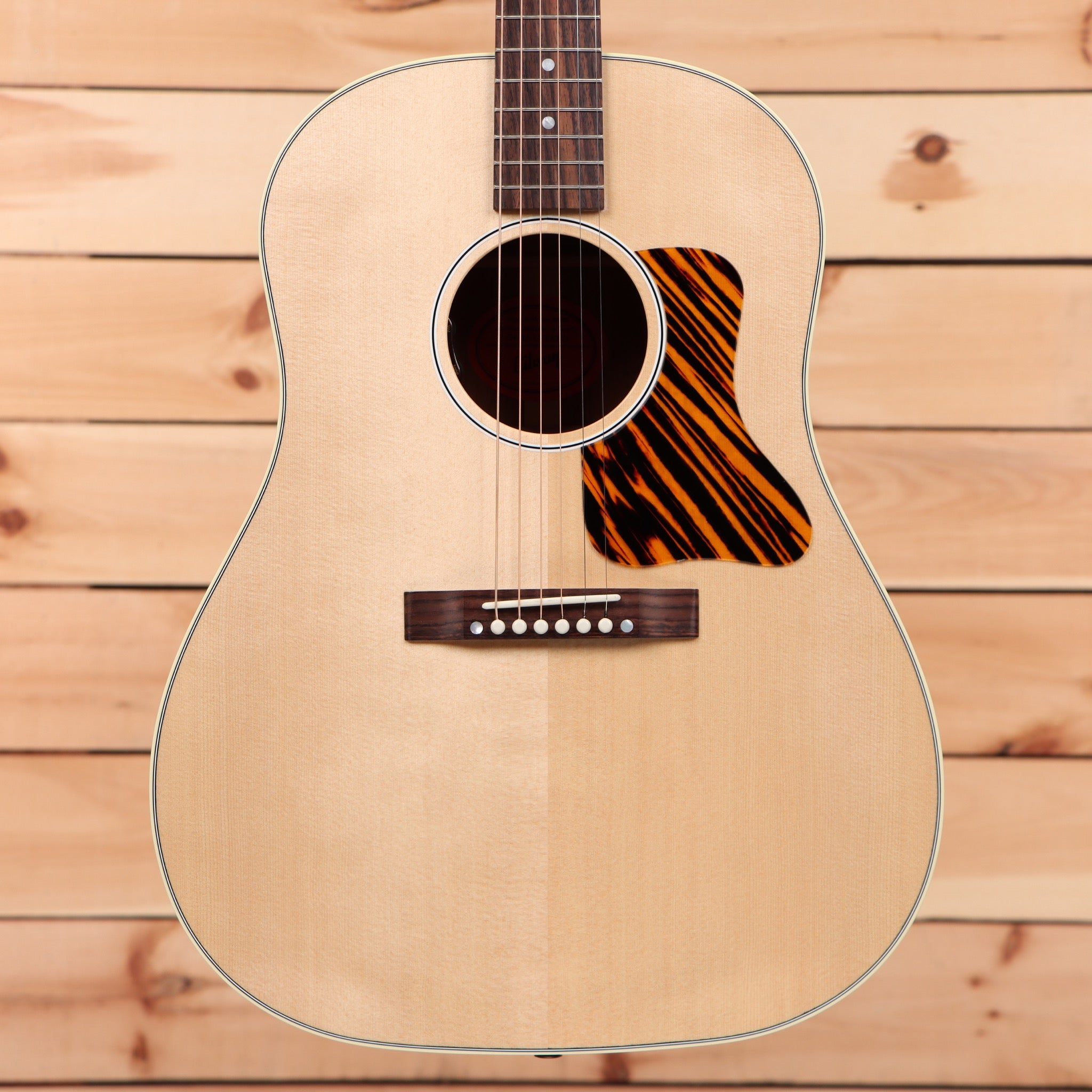 Gibson J35 dreadnought acoustic guitar faded natural with tiger stripe pickguard