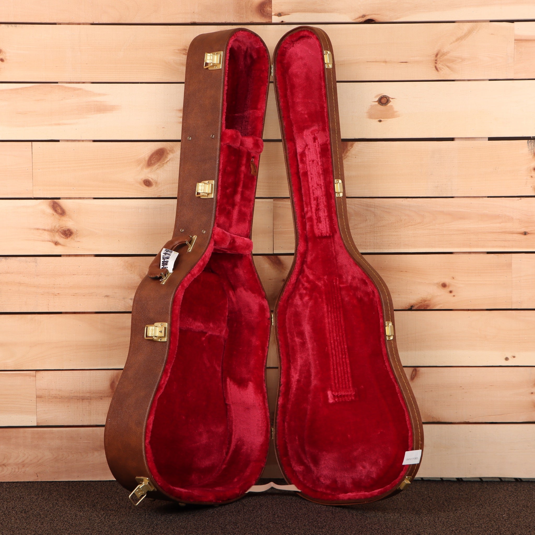 Gibson J35 acoustic guitar faded natural finish with red velvet-lined case