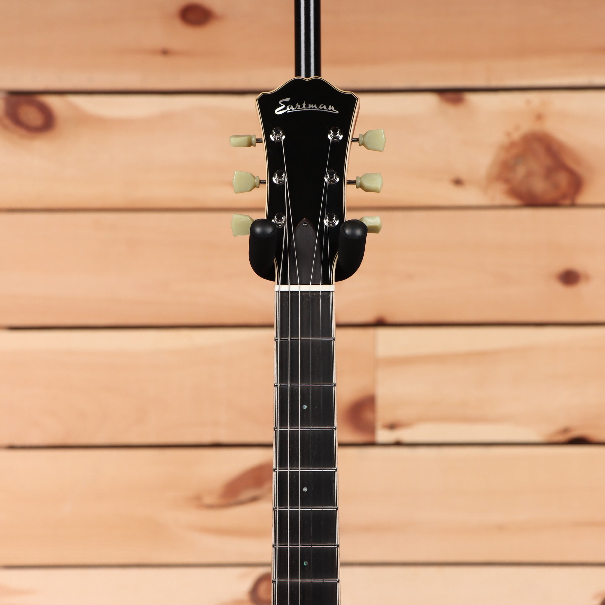 Eastman T184MX semi-hollow electric guitar Goldburst with trapeze tailpiece