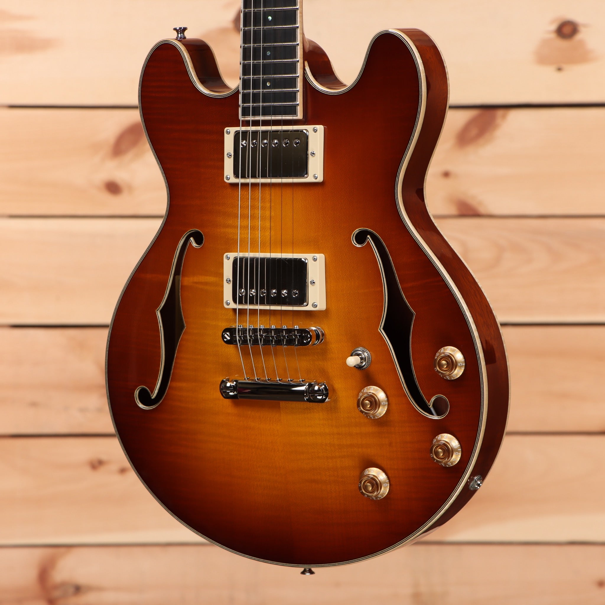 Eastman T184MX semi-hollow electric guitar Goldburst with dual humbuckers and f-holes