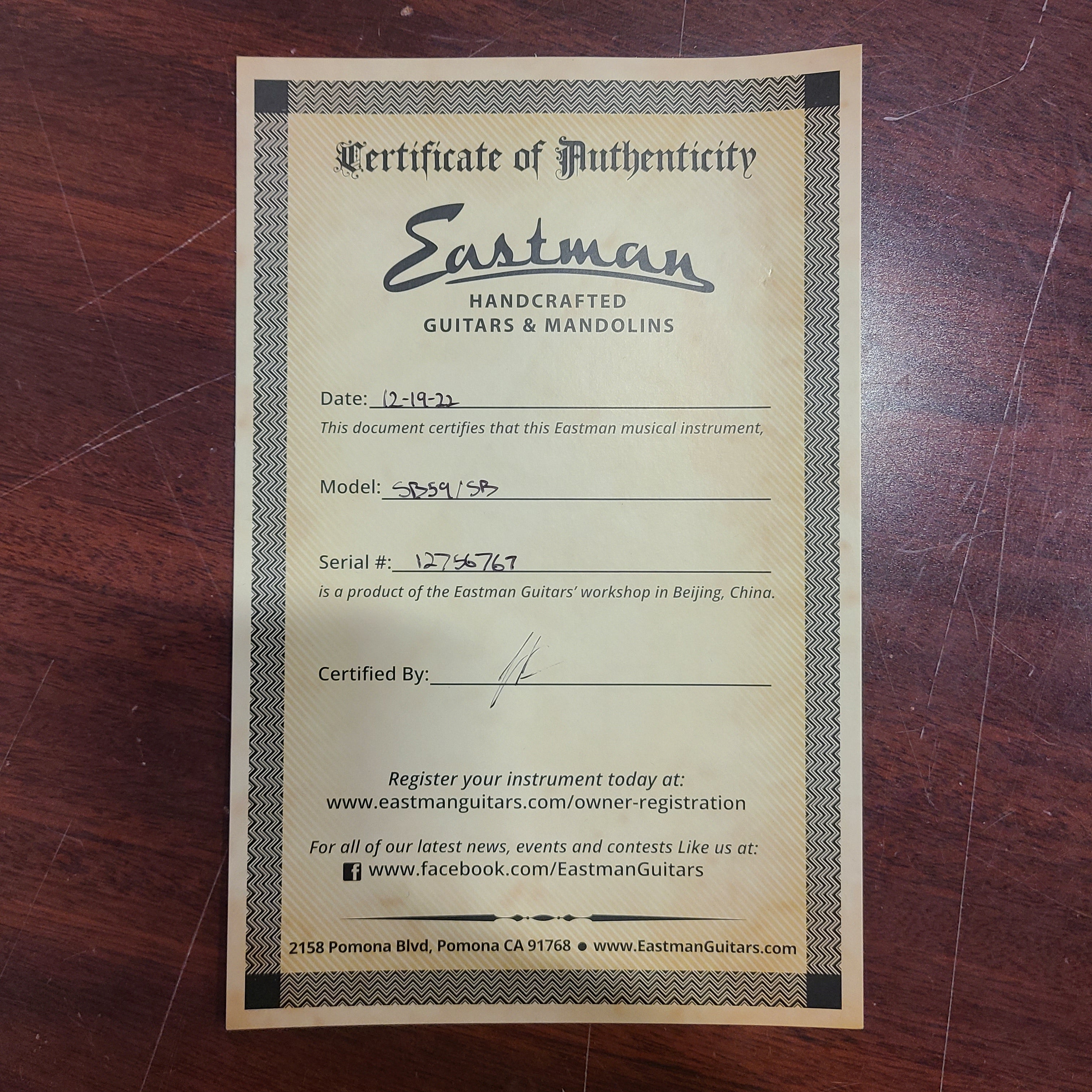 Eastman SB59 semi-hollow electric guitar sunburst finish with certificate of authenticity