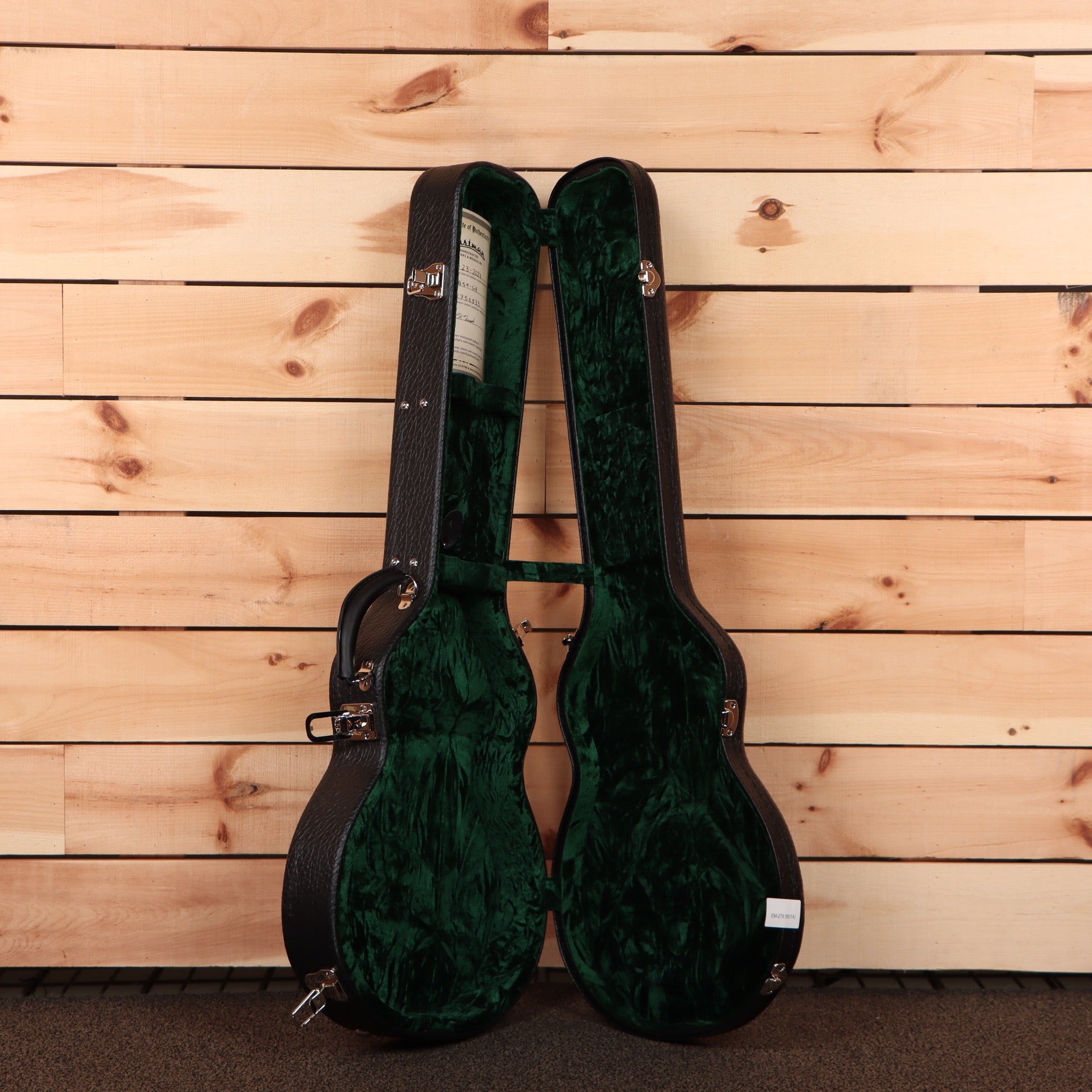 Eastman SB59 semi-hollow electric guitar Goldburst with green velvet-lined hardcase