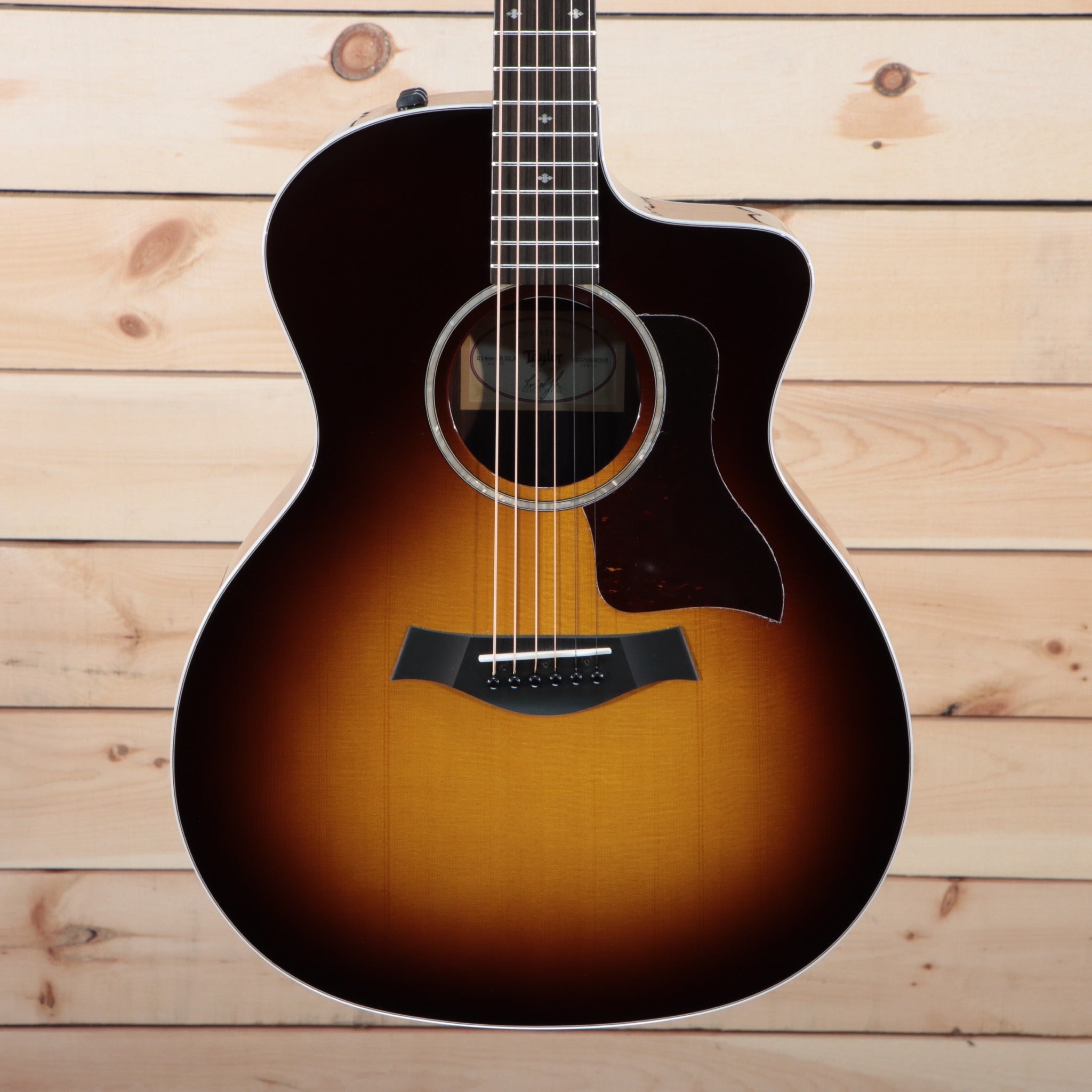 【プロフ必読】Taylor 214ce CF DLX SB Taylor 214CE-CF DLX review | MusicRadar