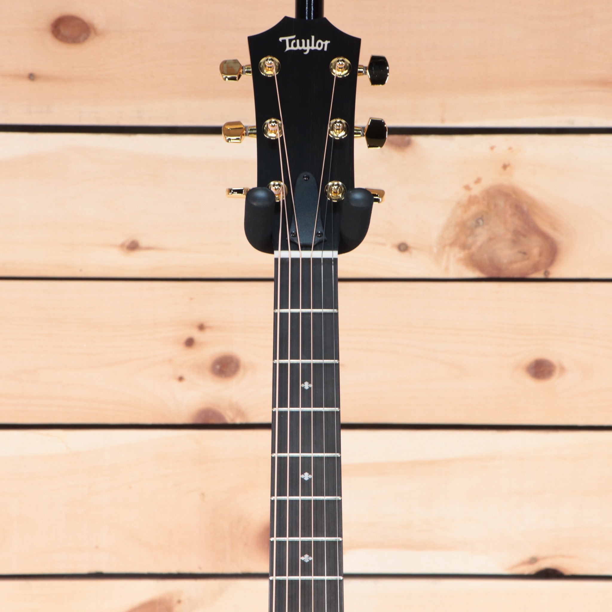 Taylor 214ce-K Dlx Grand Auditorium acoustic-electric guitar natural finish with gold tuners