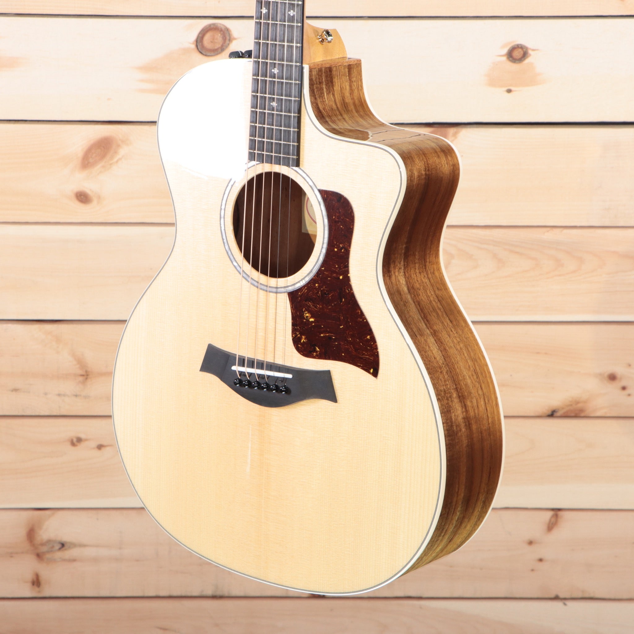 Taylor 214ce-K DLX Grand Auditorium acoustic-electric guitar Natural finish with venetian cutaway