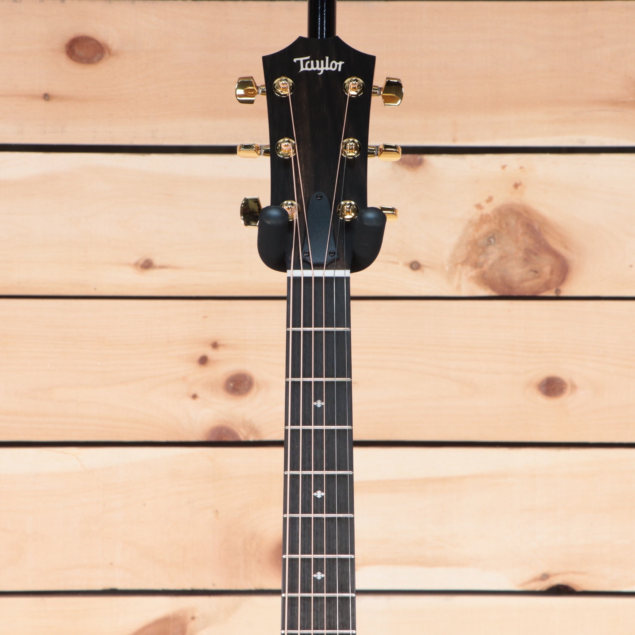 Taylor 214ce-K Dlx Grand Auditorium acoustic-electric guitar natural finish gold hardware