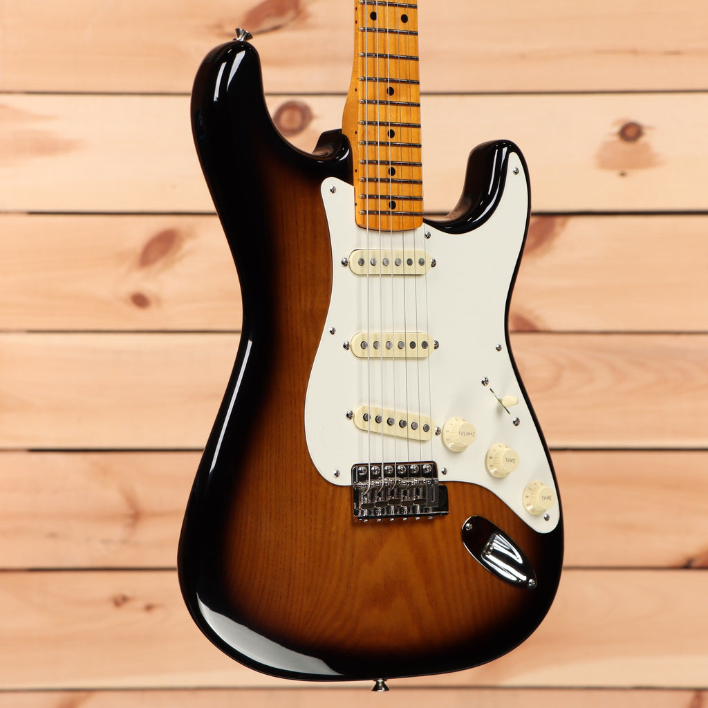 Fender Stories Collection Eric Johnson 1954 “Virginia” Stratocaster - 2-Color Sunburst