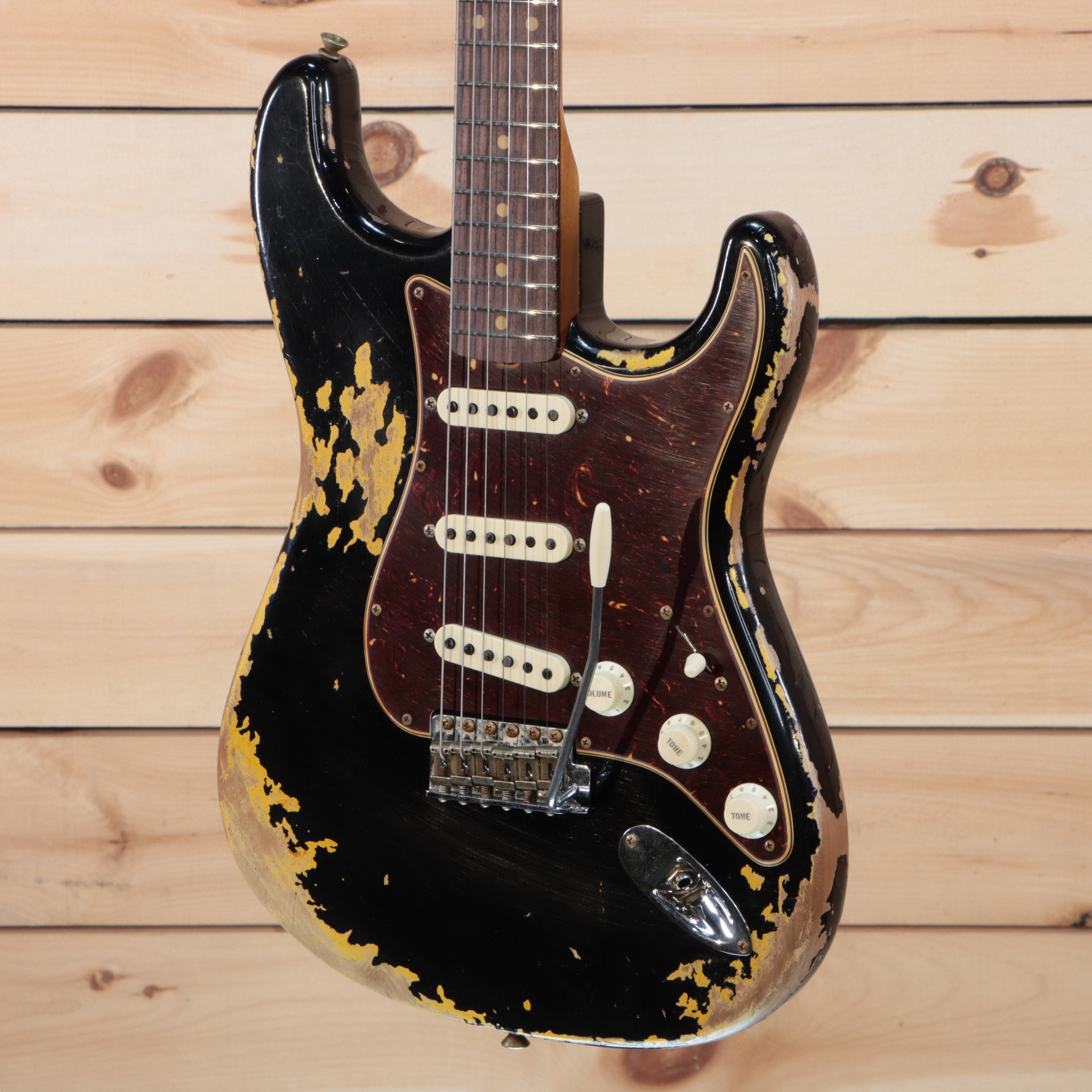 Fender Custom Shop LTD Roasted 1960 Stratocaster electric guitar heavy relic black over gold with tortoise pickguard