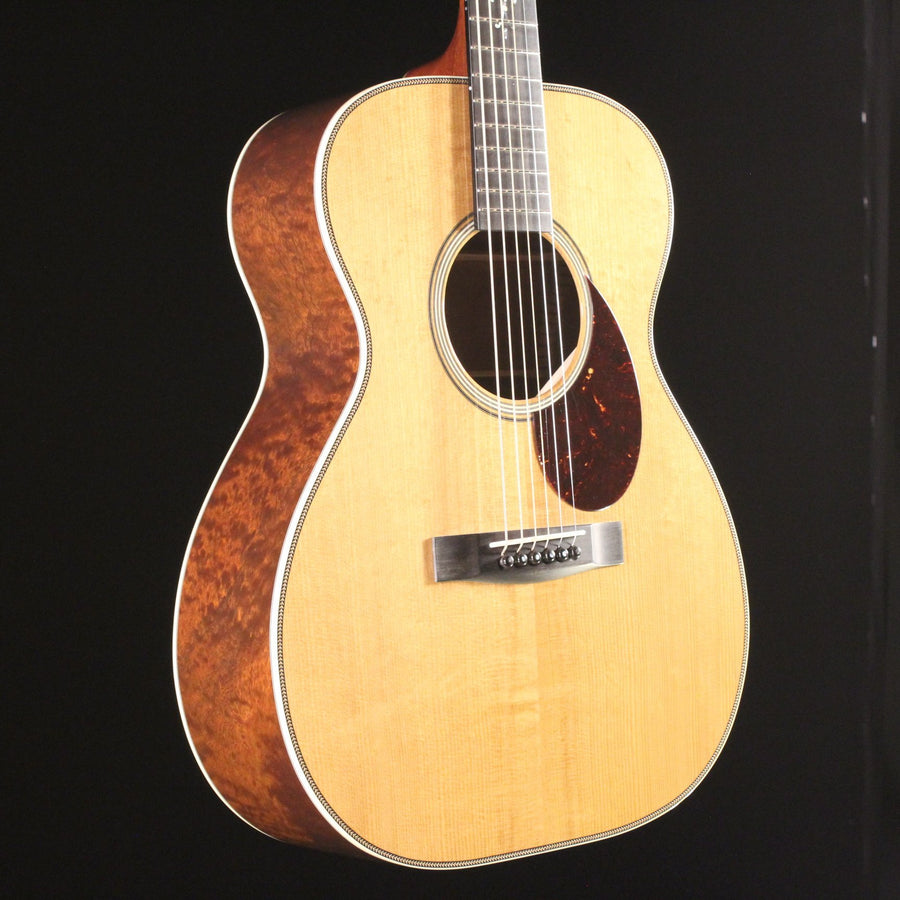 Huss and Dalton TOM-M Custom acoustic guitar Sapele Spruce with tortoiseshell pickguard and herringbone binding