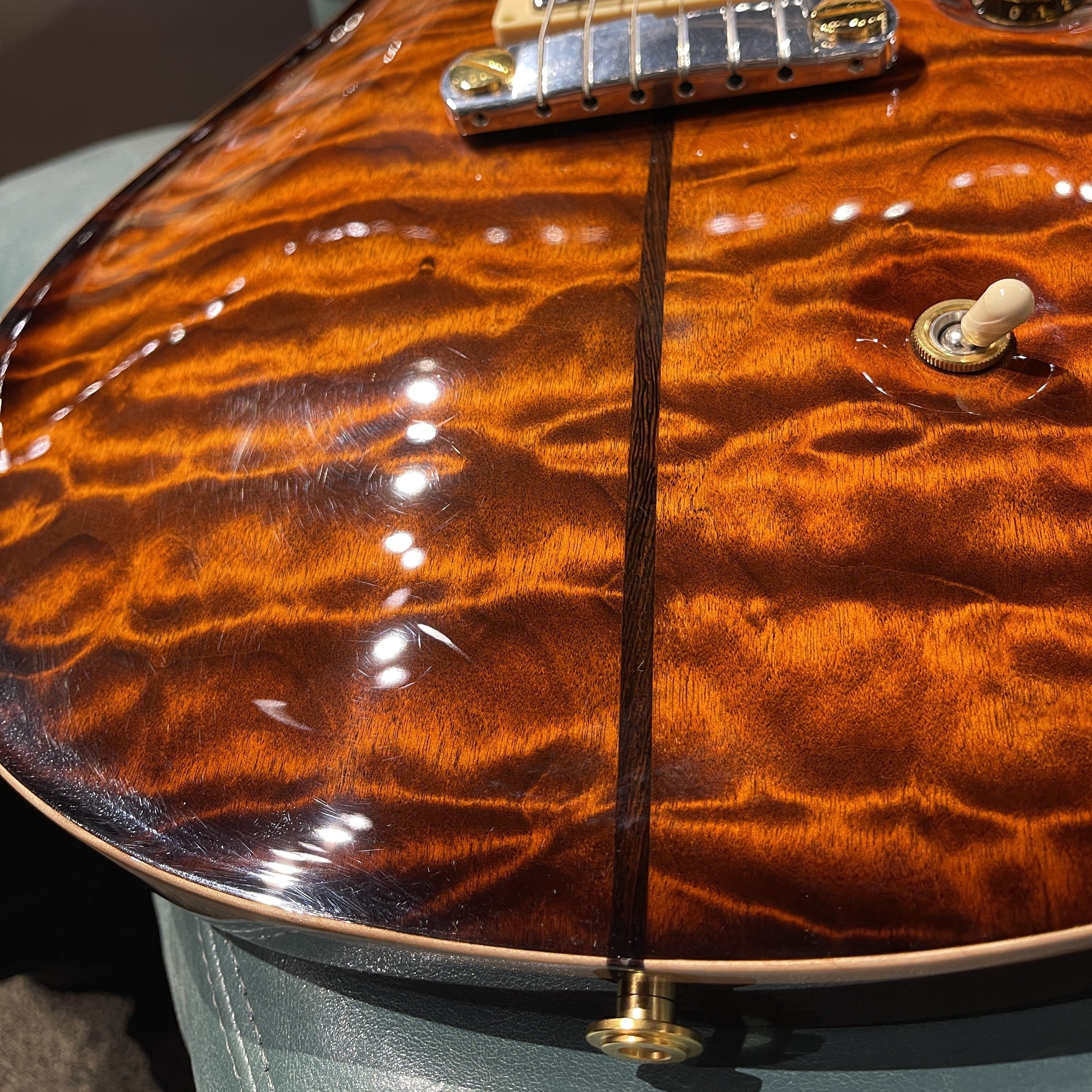 PRS Private Stock Custom 24 electric guitar figured quilted maple top amber burst with toggle switch