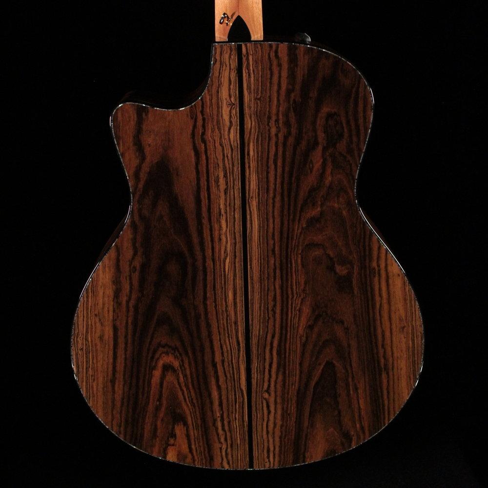 Taylor 2018 Custom GS acoustic guitar Bocote back with dramatic dark grain stripes and cutaway