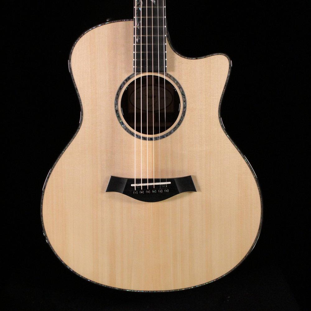 Taylor 2018 Custom GS acoustic-electric guitar Bocote Adirondack Spruce with abalone binding and cutaway